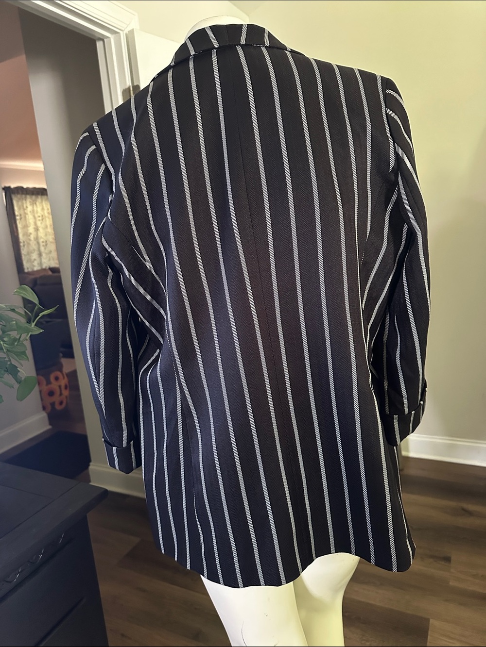 Kasper Black and White Vertical-Stripe Open Blazer - Picture 7 of 13